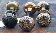 Enkele antieke deurknoppen